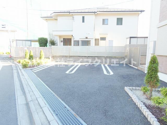 ヴィラサンライズの駐車場