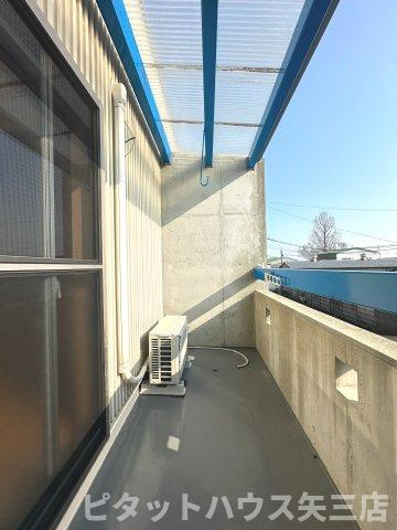 ビレッジ北原のバルコニー|暖かな日差しのふりそそぐバルコニー