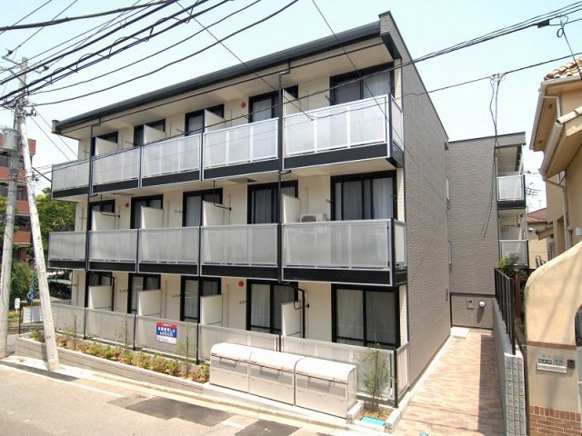 レオパレス柏の丘のバルコニー|開放的で明るい空間を演出してくれるバルコニーです