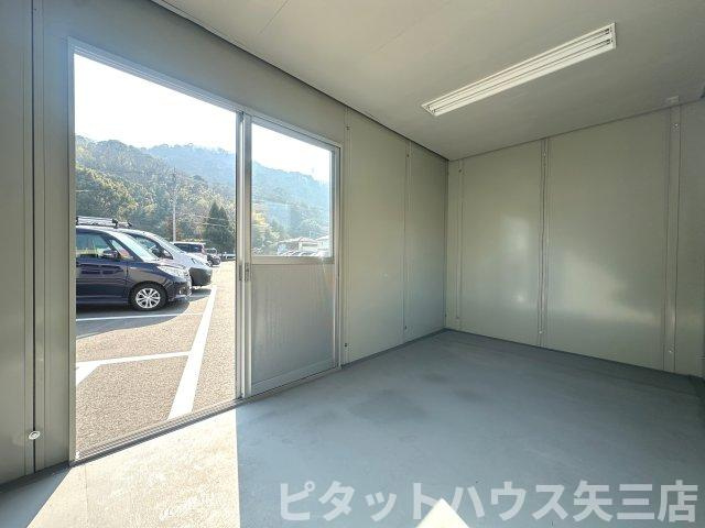 南蔵本倉庫の居間・リビング