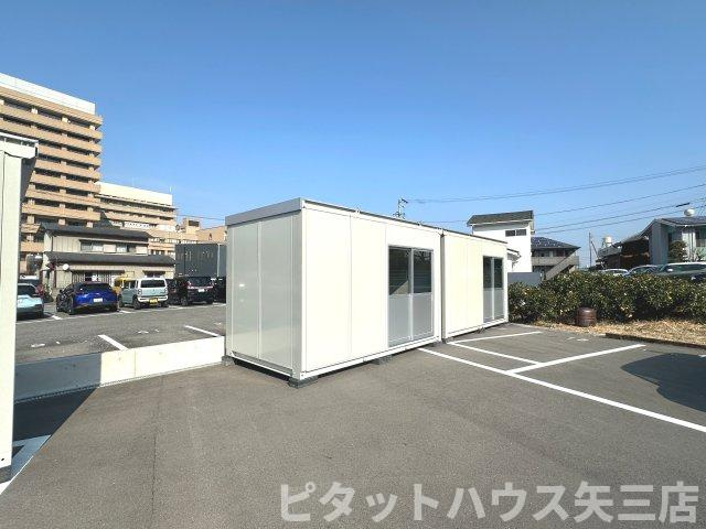 南蔵本倉庫の駐車場
