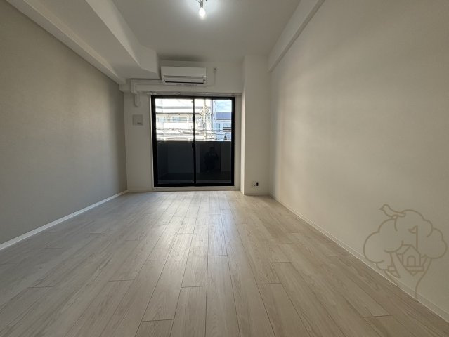 ワールドアイ都島駅前の居間・リビング