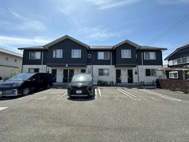 シャーメゾン中久万の駐車場