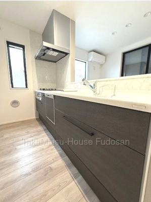 【キッチン】 | 【仲介手数料３００万円が無料！】■リビング吹抜け天井■田園調布の高台■ダブル住宅性能評価