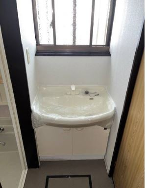 【独立洗面台】 | 須磨一ノ谷町3丁目戸建(収益) | 前回賃貸募集時の写真です。参考としてご確認ください。