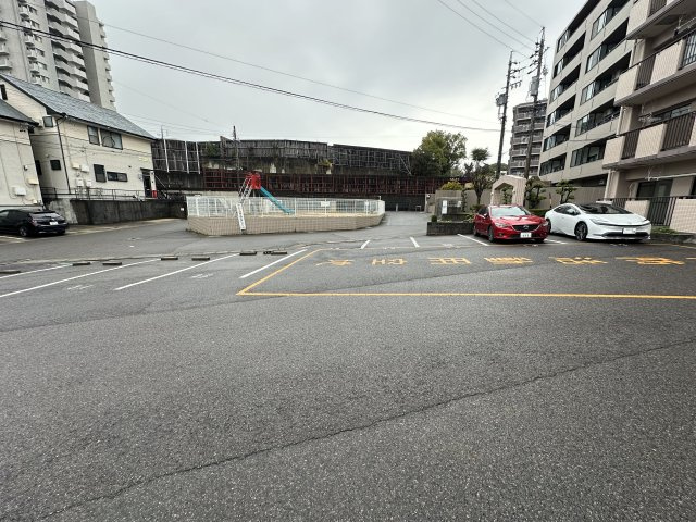 サフィニアMIの駐車場