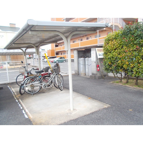 フィネスエル8のその他|駐輪場