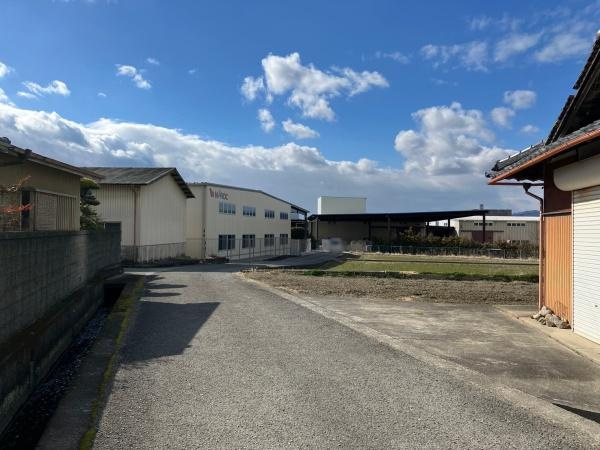 紀の川市東国分　土地の前面道路含む現地写真