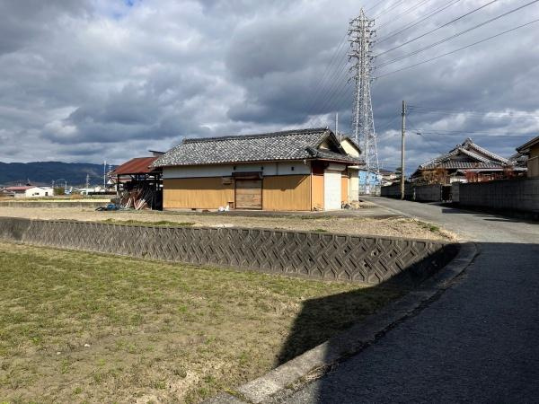 紀の川市東国分　土地の前面道路含む現地写真