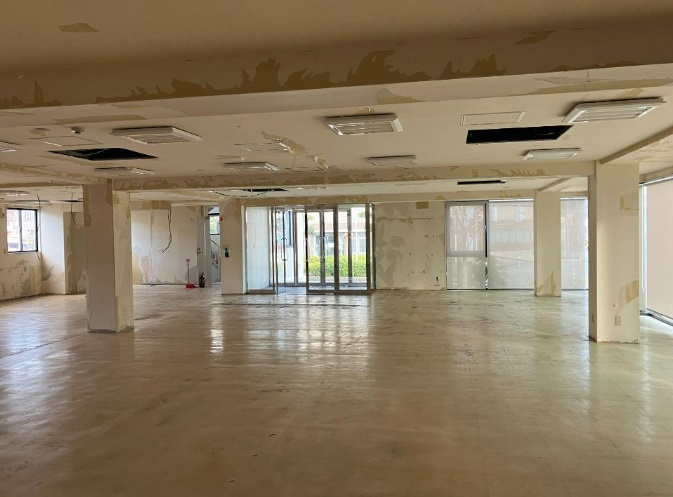 川口市戸塚１丁目の店舗事務所の内装