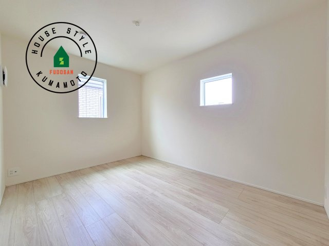 熊本市東区東野2丁目第1-2棟（2号棟）の洋室|採光良好な洋室は全居室、複層ガラスの遮熱効果と断熱効果で、一年中快適に過ごせます。
