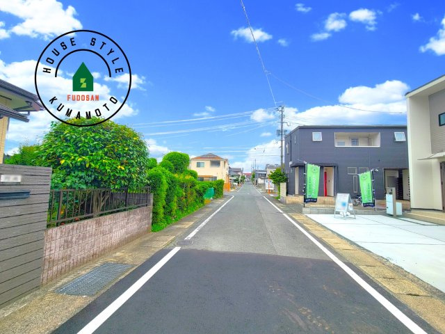 熊本市東区東野2丁目第1-2棟（2号棟）の前面道路含む現地写真|前面道路です。