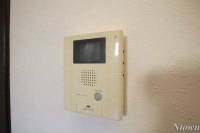 【セキュリティ】 | SK BUILDING-10 | モニター付きインターホンです