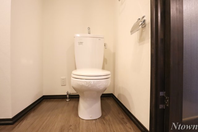 【トイレ】 | SK BUILDING-10 | 落ち着いた色調のトイレです