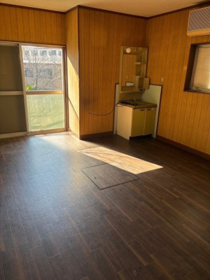 【居間・リビング】 | 北条5丁目　中古戸建 | LDK約11帖
南側につき陽当たり良好です♪