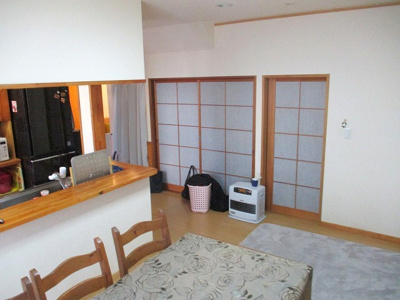 【居間・リビング】 | 小嶺台四丁目14番10号（C-34）