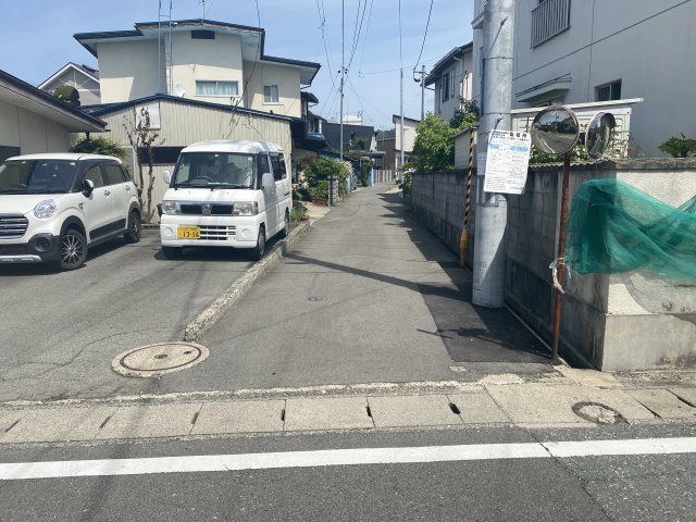 山形市南原町一丁目127番1、127番7の前面道路含む現地写真