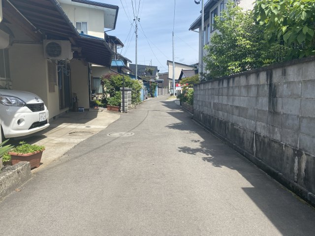 山形市南原町一丁目127番1、127番7の前面道路含む現地写真