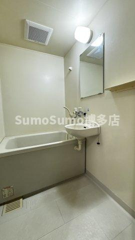 ドルフィン・ブルーの浴室|お風呂で日々の疲れを落としましょう