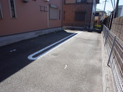 【駐車場】 | シャルマン白水 | 駐車スペース