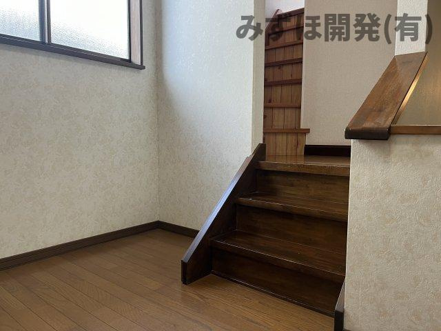 新庄市千門町のその他|中2階ホールから2階へ