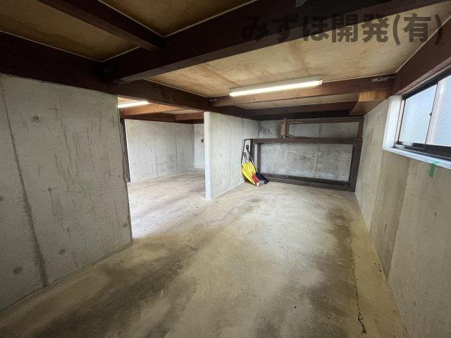 新庄市千門町の駐車場|駐車場２台、倉庫が並列で使用できます。特に冬の降雪時にはほっとできるスペースです。