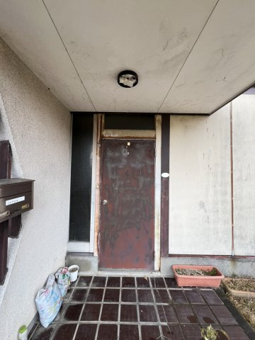 笹原町戸建ての玄関