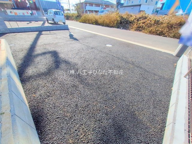 祝：成約済み　八王子市　石川町　新築戸建て　２６期の駐車場|～仲介手数料無料☆八王子ひなた不動産～八王子市石川町　新築戸建て