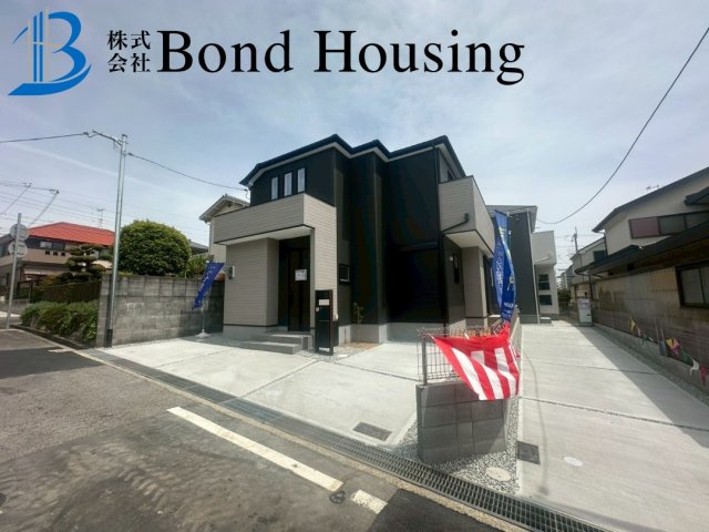 小学校まで徒歩7分以内　第13高丘　全2棟新築戸建　1号棟の前面道路含む現地写真