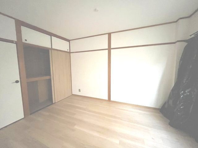コーポ有栖川の洋室|広々とした洋室です