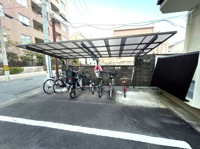 コーポ有栖川のその他共用部分|駐輪スペースです