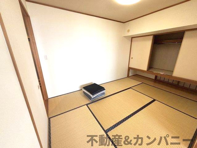 ロケーションが素敵な3LDKの和室|柔らかい畳が心地よい和室