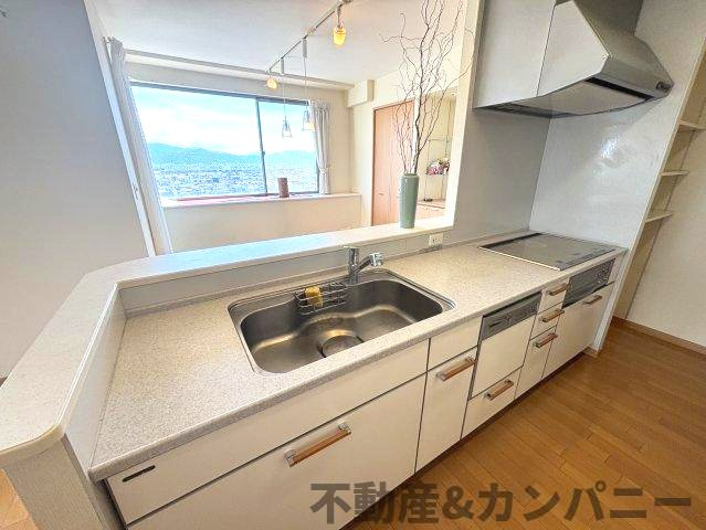 ロケーションが素敵な3LDKのキッチン|きれいなキッチンです