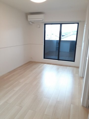 アゼリアガーデンの居間・リビング