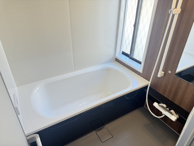 焼津市　三ケ名　中古住宅　3LDKの浴室