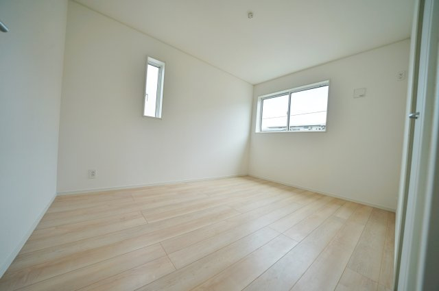 【横浜市旭区善部町46-61全2棟新築戸建て】★仲介手数料無料★（善部小学校・南希望が丘中学校）の洋室