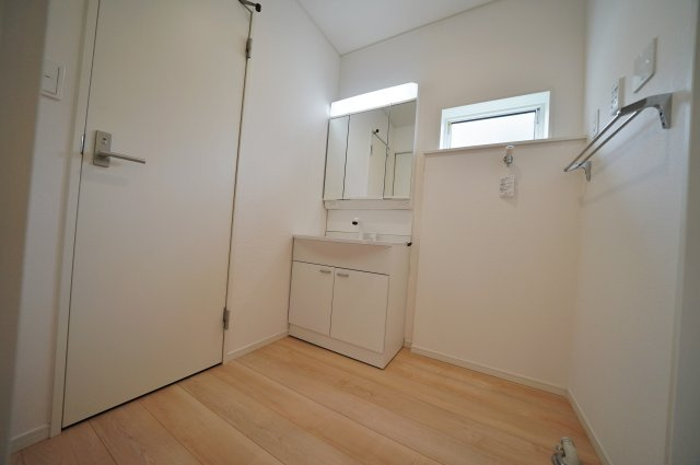 【横浜市旭区善部町46-61全2棟新築戸建て】★仲介手数料無料★（善部小学校・南希望が丘中学校）の独立洗面台