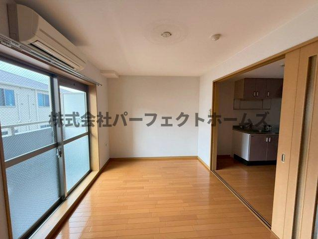 Picot Ⅶの居間・リビング|こちらのリビングで趣味の時間をお楽しみください