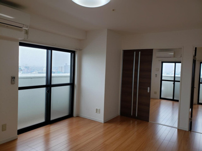 【居間・リビング】 | ひかりハイツ石手川・