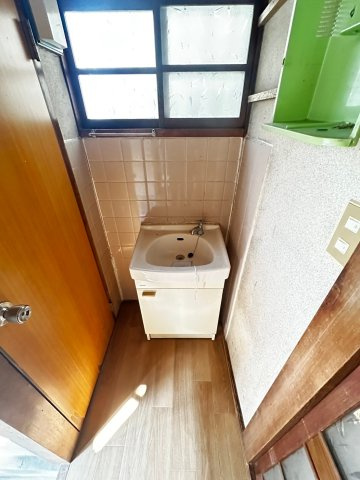 千代が丘1丁目貸家の洗面所