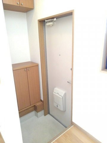 Ｙ・プロスペ－ル　２の玄関