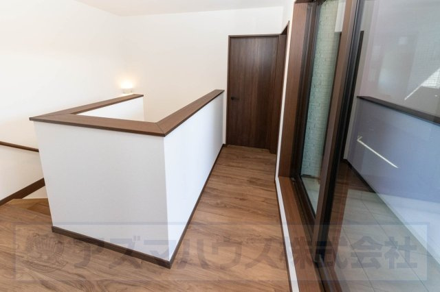 【内装】 | ライフフィールド光明台2丁目Ⅳ　2号地 | 2階ホール部分はバルコニーに面しているため、大変明るく風通しも良好です。