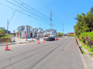 【前面道路含む現地写真】