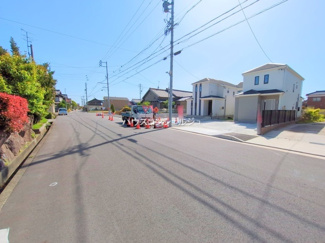 【前面道路含む現地写真】