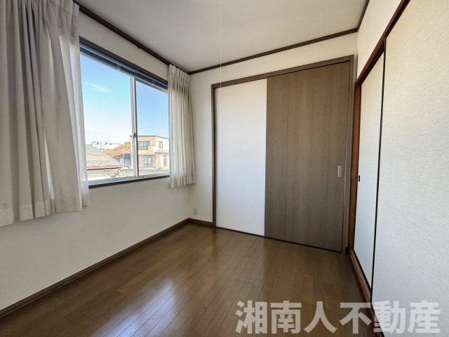 鎌倉市腰越１丁目戸建ての洋室|個人の部屋や寝室として使える洋室です