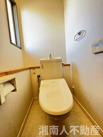 鎌倉市腰越１丁目戸建てのトイレ|落ち着いたトイレです