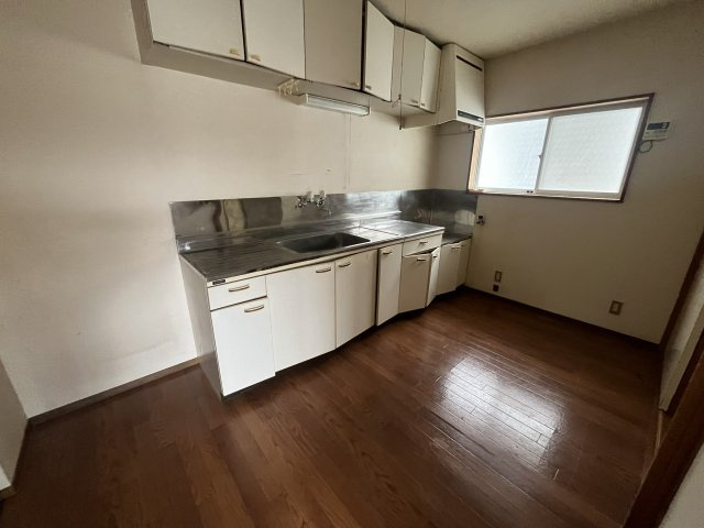 天童市北目4丁目9-22のキッチン|コンパクトなキッチンで掃除もラクラク