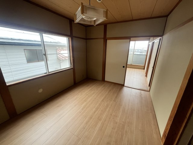 天童市北目4丁目9-22の洋室|明るい洋室です