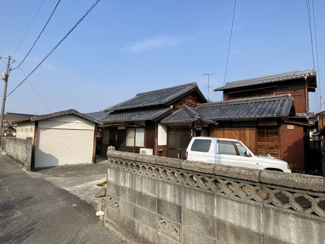 小松町新屋敷甲315-1　中古住宅の外観
