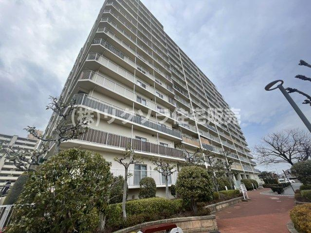 守口スカイハイツの外観|新しい生活にいかがでしょうか？外観はお住まいの顔になります。こだわりたいポイントですね。水回りリフォームやリノベーションも承ってます。
■現地見学・資金計画相談・住宅ローン相談もお問合せ受付中■